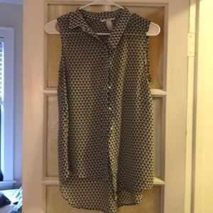 Black and white triangle blouse